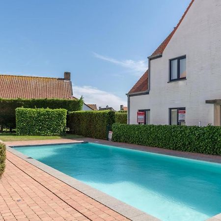 Appartement Met Zwembad In Neoportus Nieuwpoort Bagian luar foto